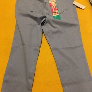 💥Price reduction💥NEW Faded Glory Capri jeggings